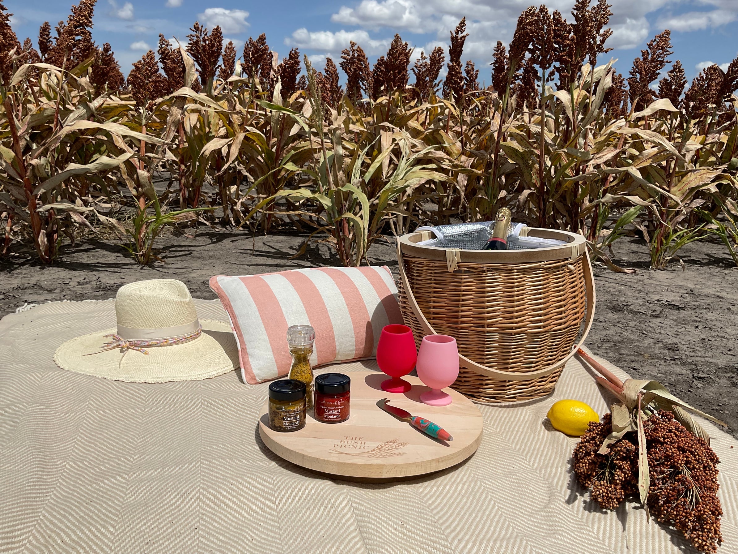 Wholesale Insulated Round Wicker Picnic Basket The Bush Picnic