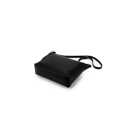 Dana Black Crossbody Bag