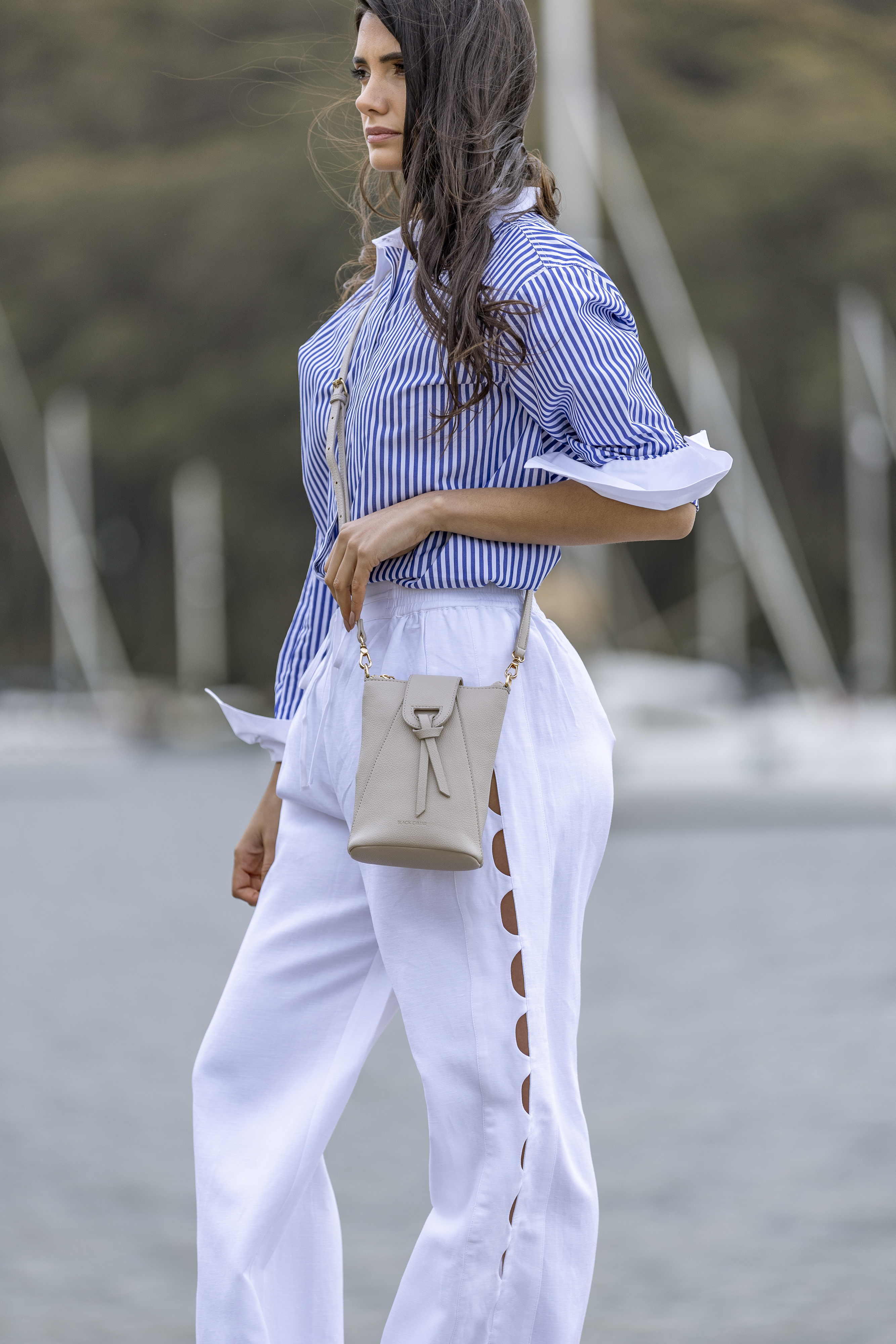 Lainey Oatmeal Phone Crossbody Bag