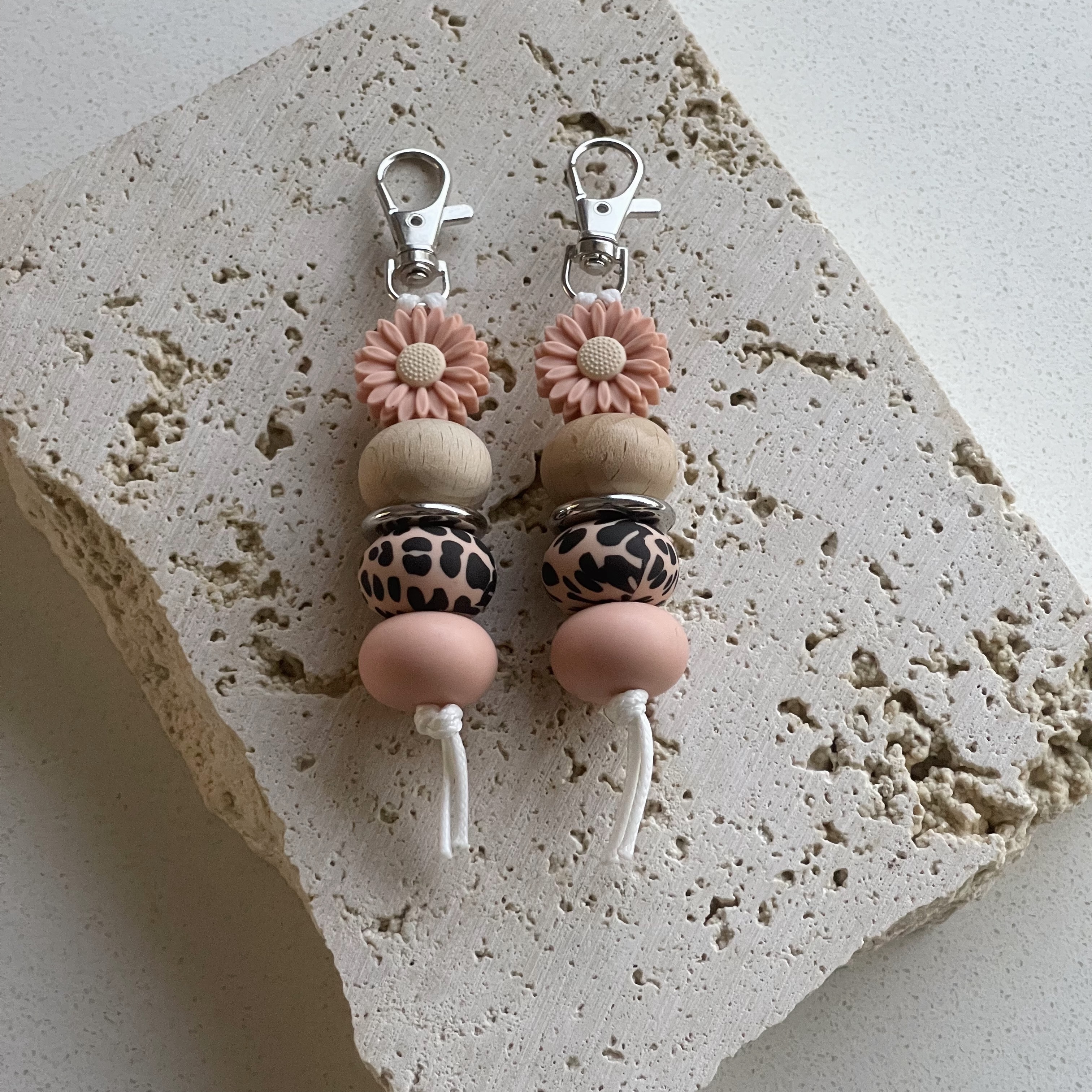 Peachy Daisy Keyring