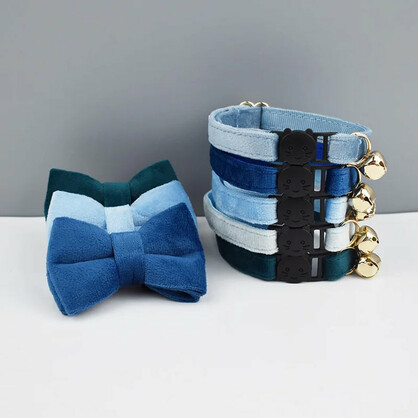 AnyWags Cat Collar Aqua Blue Large with Safety Buckle, Bell, and Durable Strap Stylish and Comfortable Pet Accessory