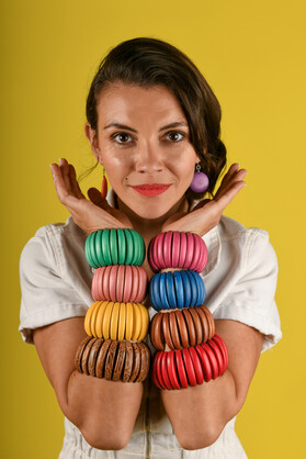 Pack of 10 Wooden Elastic Viva Bracelets in Assorted Colours
