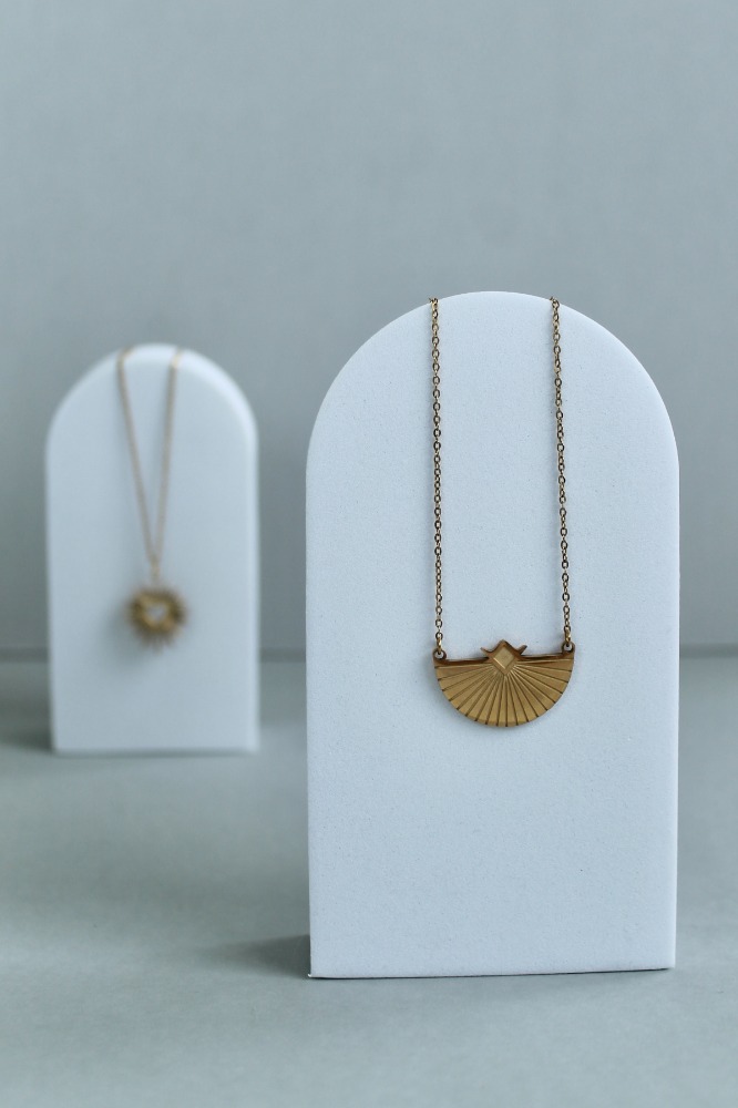 SUN DIAMOND PENDANT NECKLACE