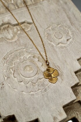DECO FAN FLOWER PENDANT NECKLACE