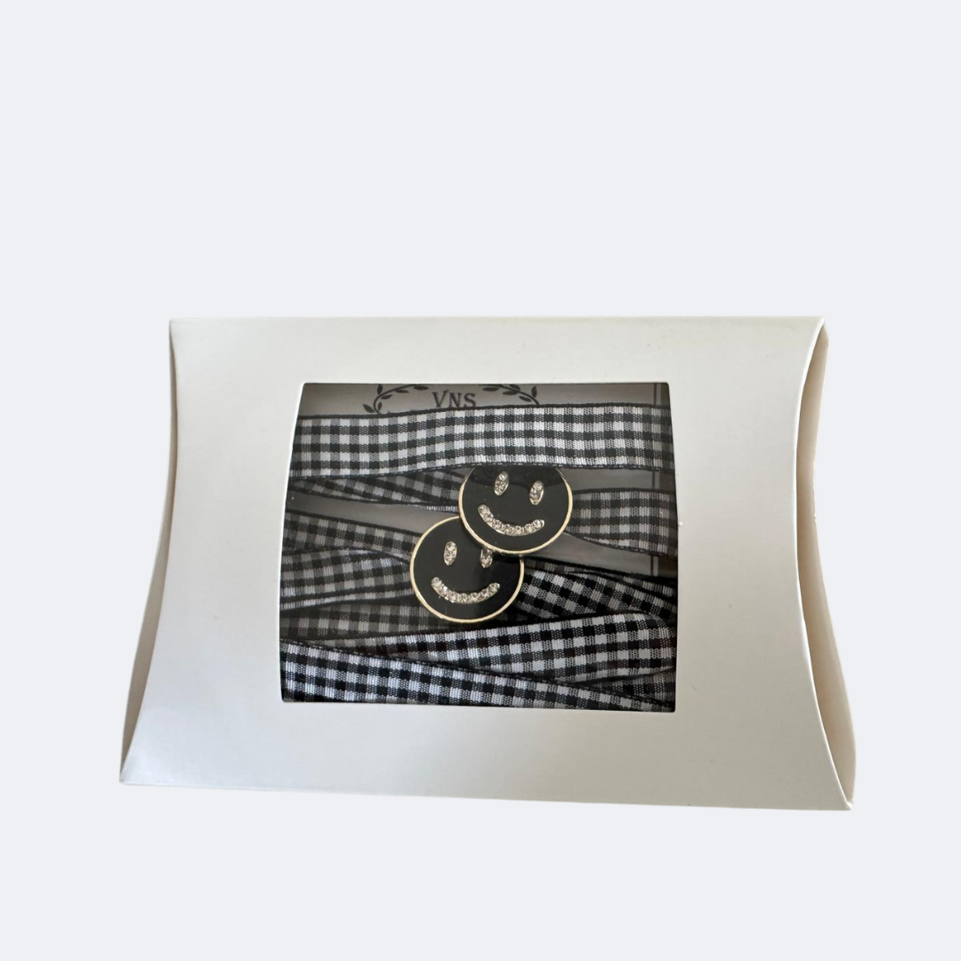Black Gingham Shoelaces with Black Smiley Trims