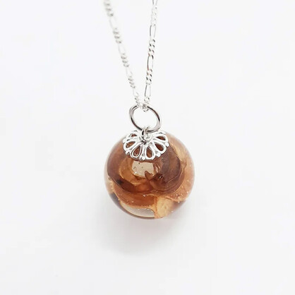 BOTANIGEM Honey Dip Necklace