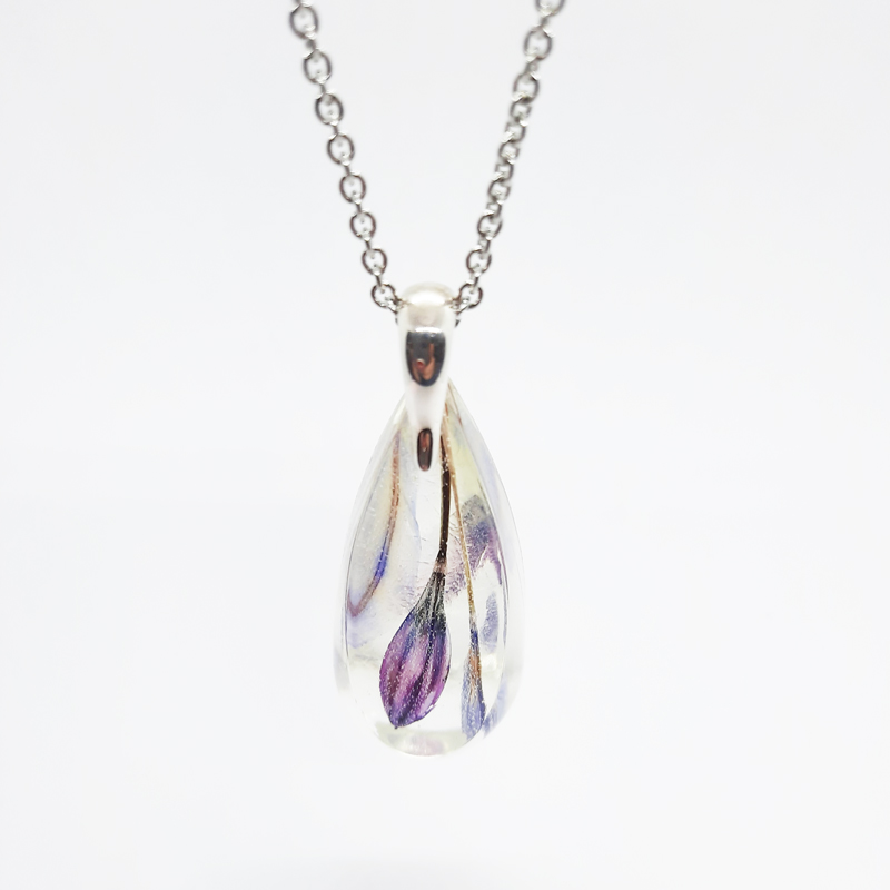 BOTANIGEM Mauvember Agapanthus Flower Necklace