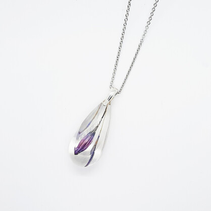 BOTANIGEM Mauvember Agapanthus Flower Necklace