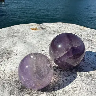 Amethyst Sphere: Serenity & Balance (Natural Crystal - Stress Relief)