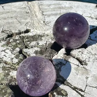 Amethyst Sphere: Serenity & Balance (Natural Crystal - Stress Relief)