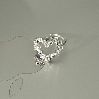 Vero heart ring