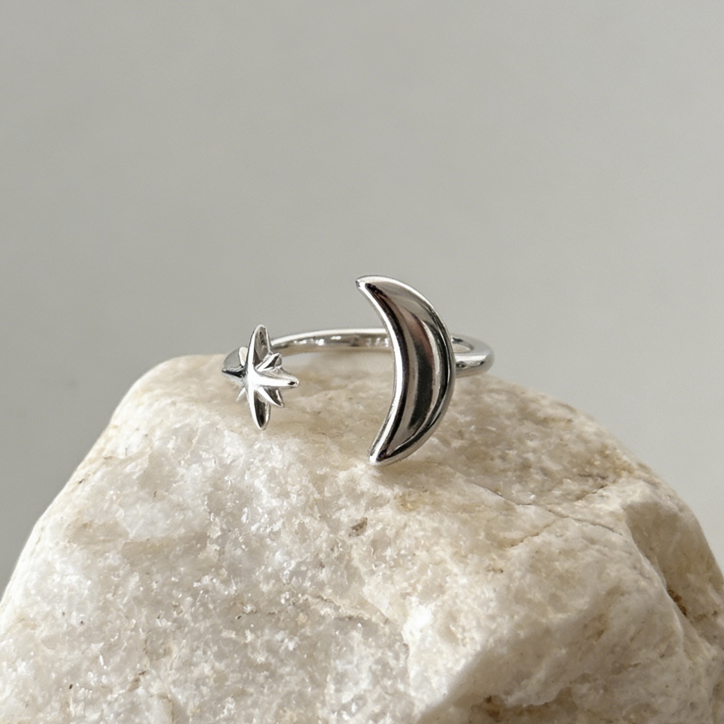 Soleil moon ring