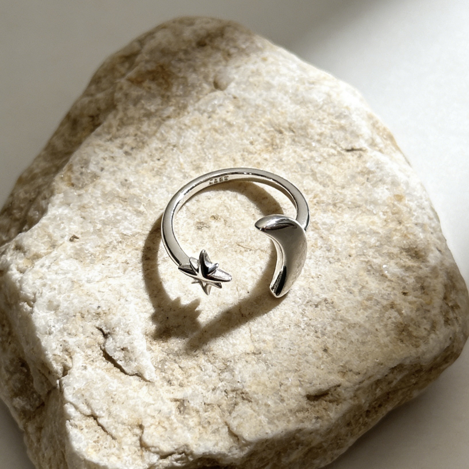 Soleil moon ring