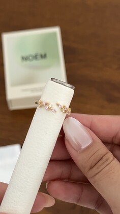 Adeline leaf ring (pink)