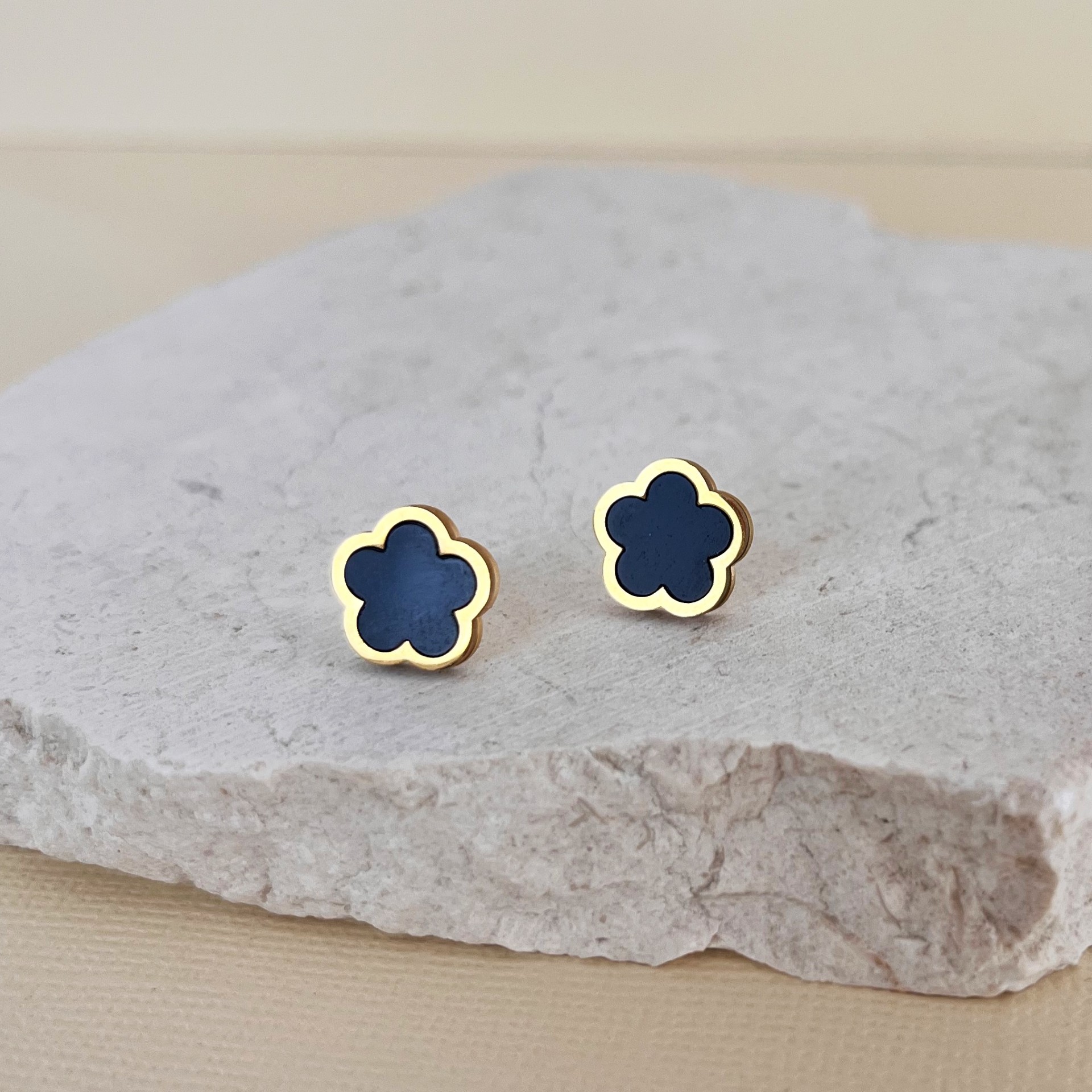 Maison Flower Earrings | Black