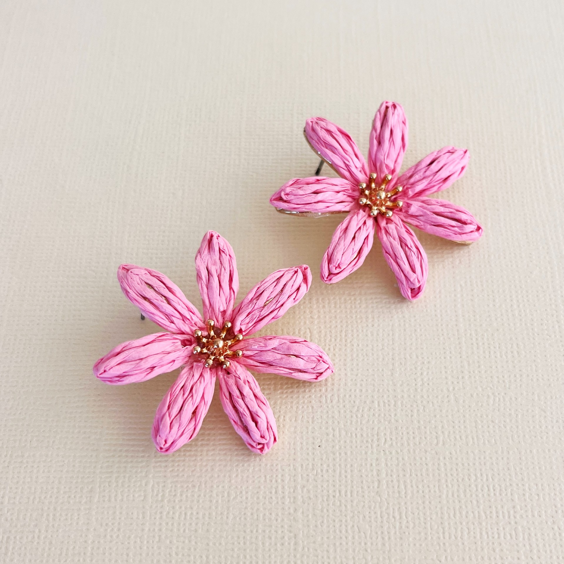 Tahitian Gardenia Earrings | Pink