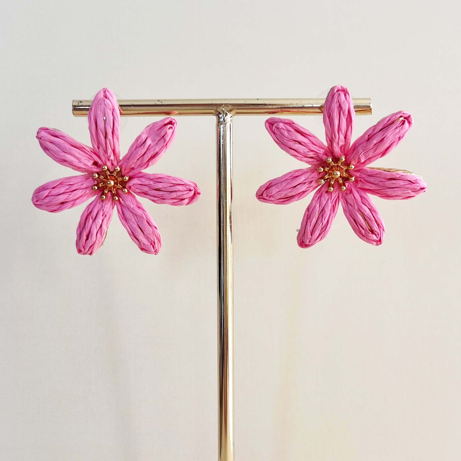 Tahitian Gardenia Earrings | Pink