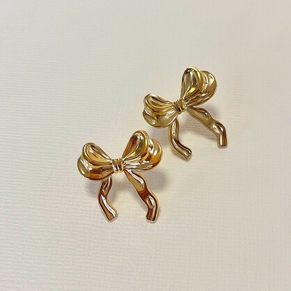 Laura Bow Earrings | Gold