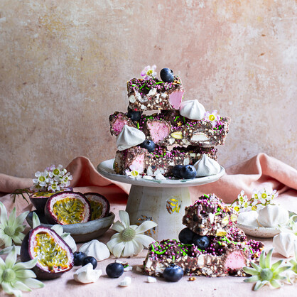 Pavlova Parkway Rocky Road - Large Block