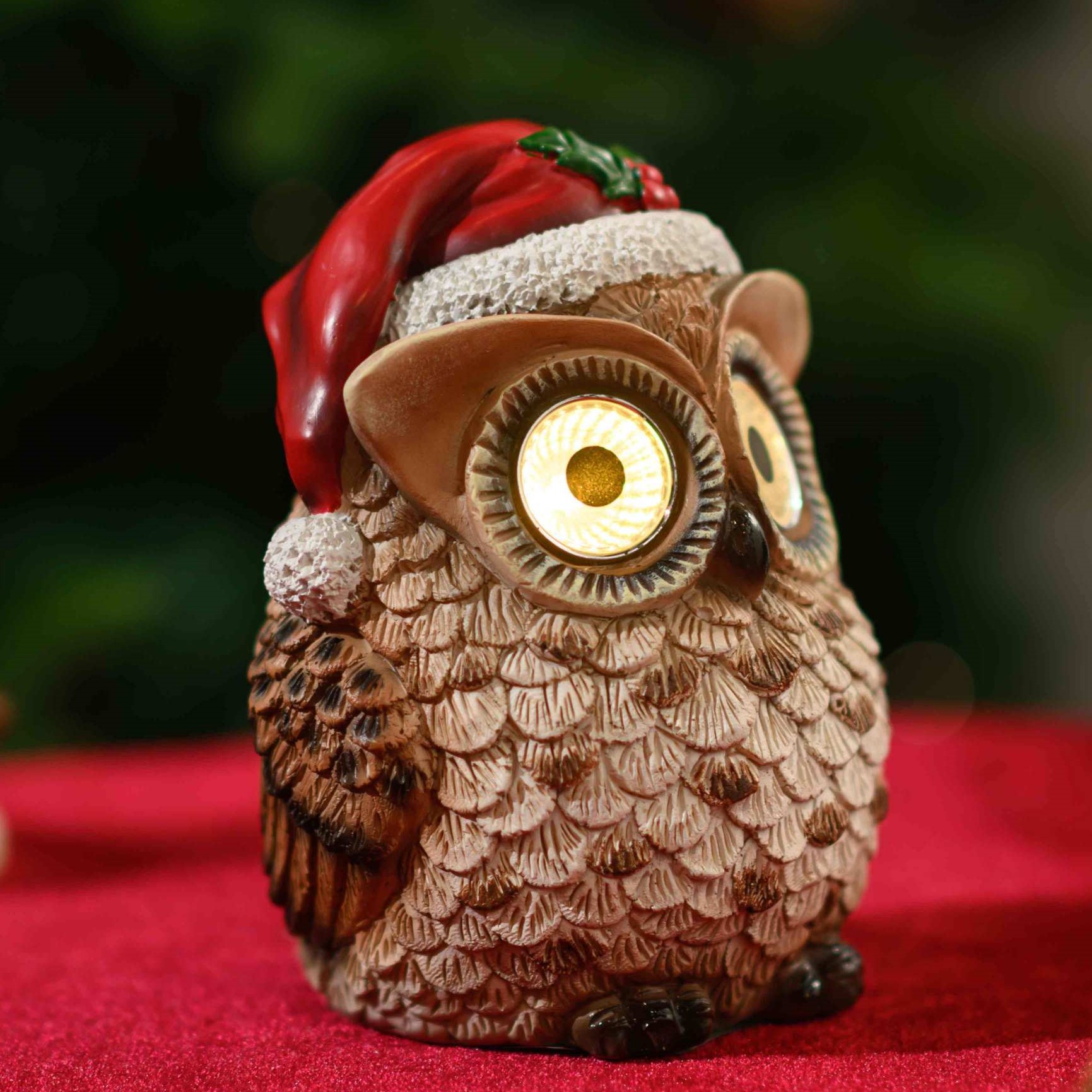 POLYRESIN OWL TABLE DECO WITH LED LIGHT (3XLR44)