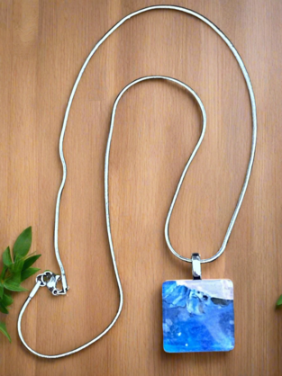 Fluid art necklace - Square