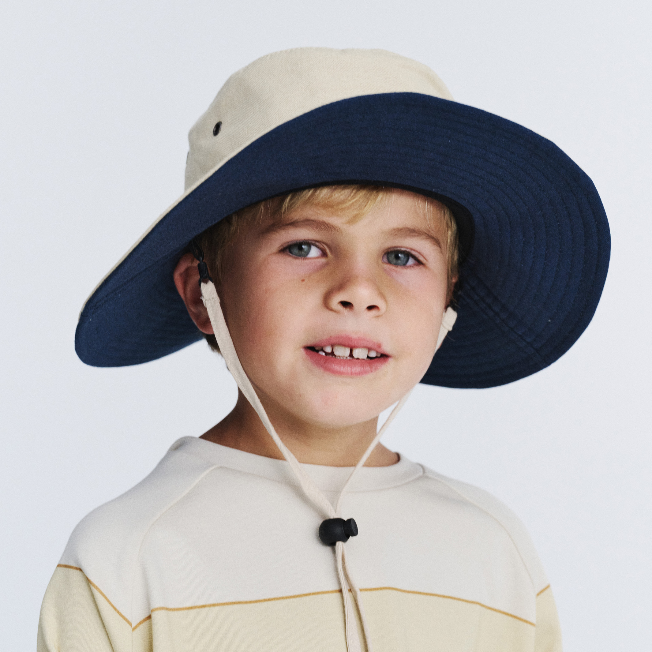 B893 BEIGE/NAVY 52CM - SYMONDS CRICKET HAT