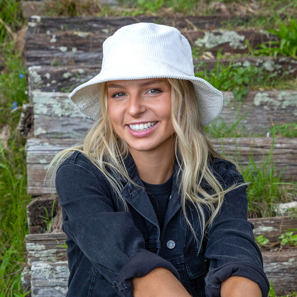 RL656 IVORY 58CM (M/L) - BENITA BUCKET