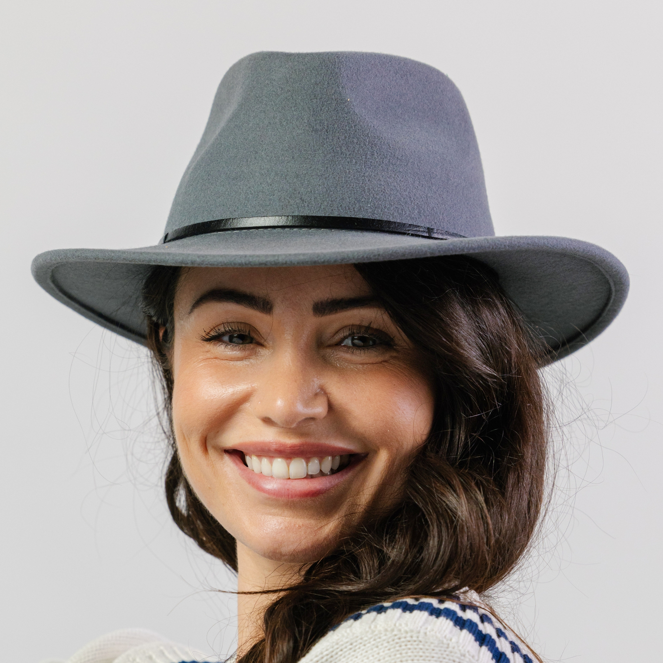 RW180 DOVE GREY 57CM (M) - LEURA FEDORA