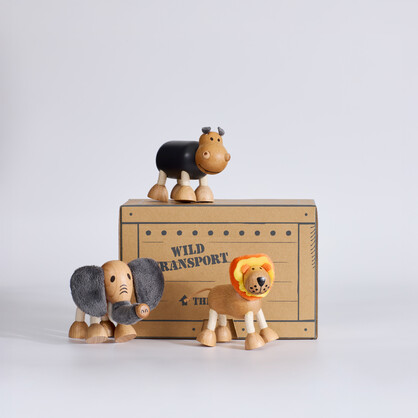 Roaming Mountains Mini Bundle – 3 Safari Animals in Crate
