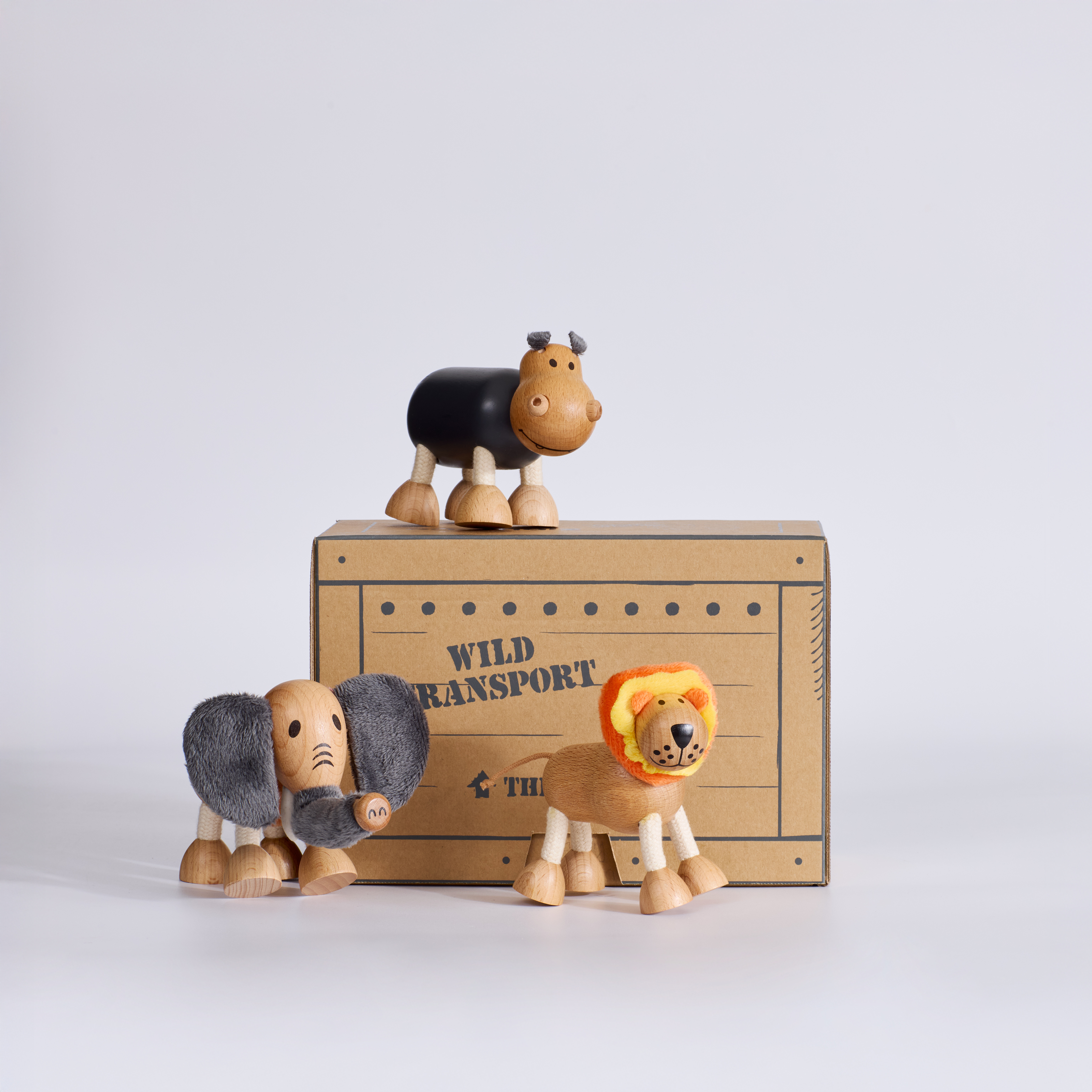 Roaming Mountains Mini Bundle – 3 Safari Animals in Crate