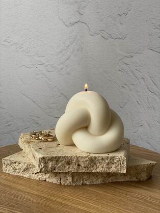 Knot Eco-Friendly Sculptural Soy Wax Candle