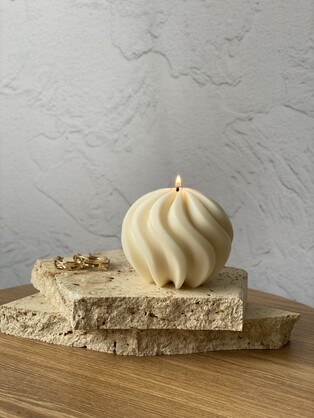 Swirl Eco-Friendly Sculptural Soy Wax Candle