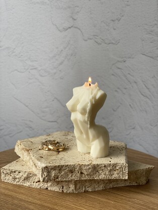 Queen Eco-Friendly Body Sculptural Soy Wax Candle