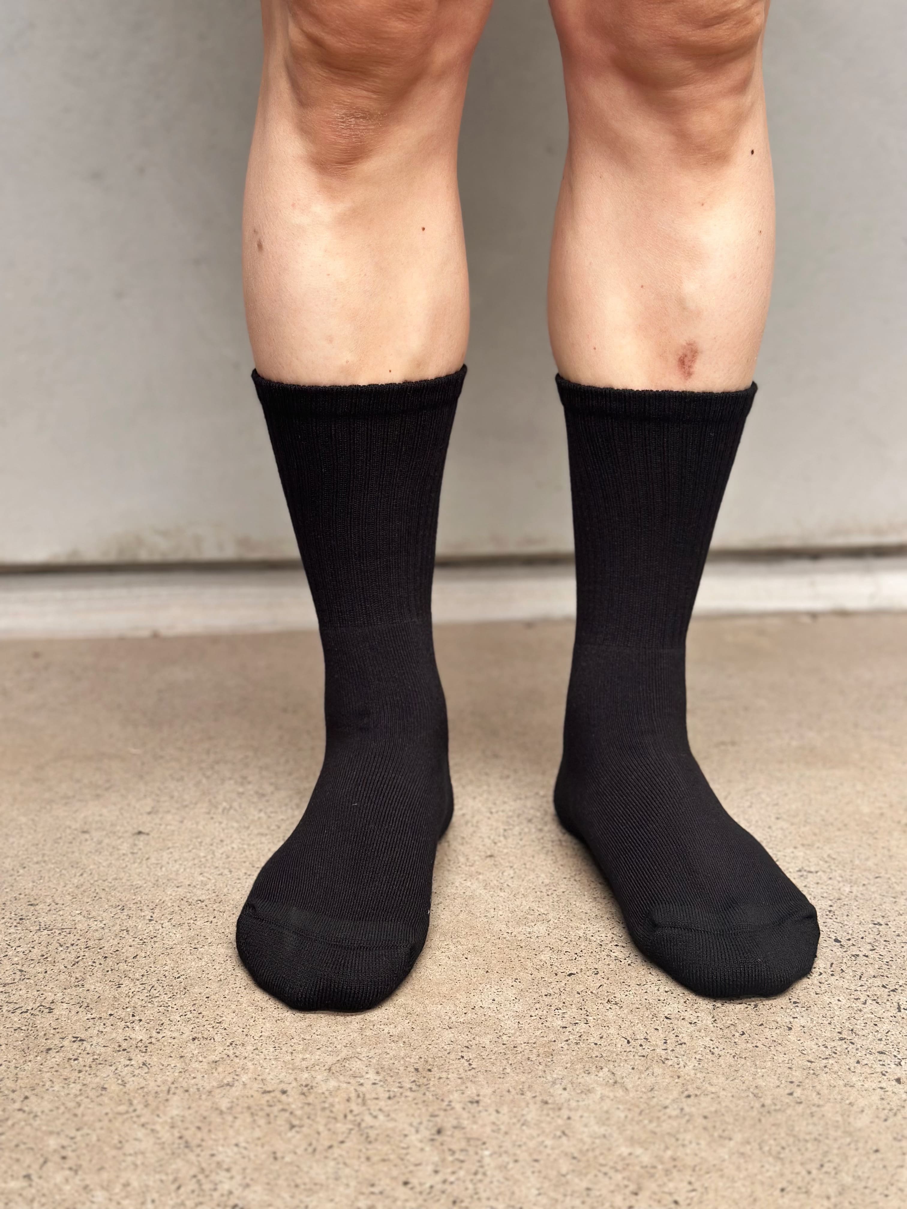 Non-Fluffling Bamboo Cushion Foot Crew Sport Socks | Black | Seamless