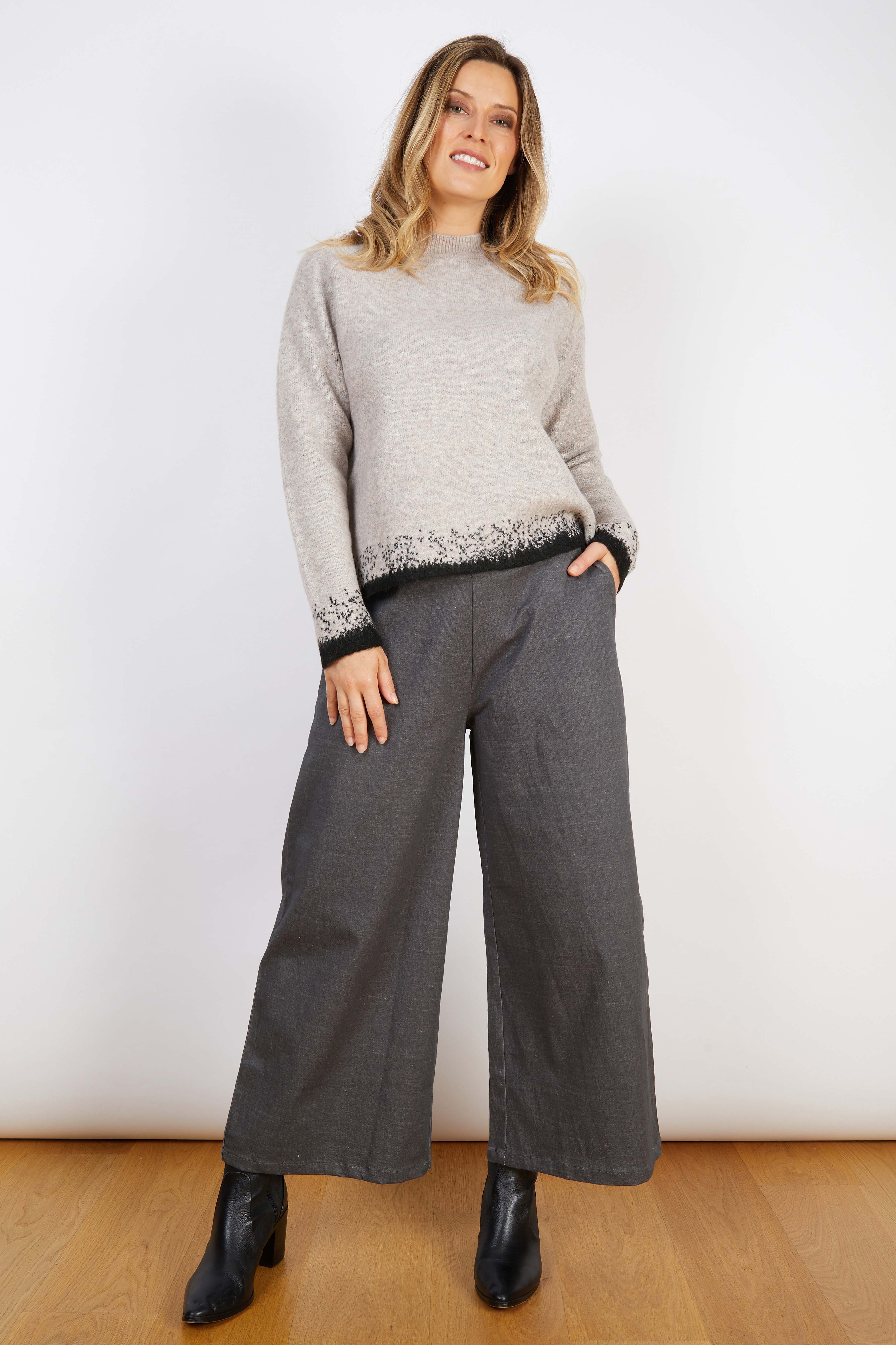 WOOL BLEND KNIT CAMEL WITH BLACK EDGES