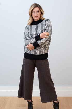 WOOL BLEND KNIT - CHEVRON BLACK WHITE
