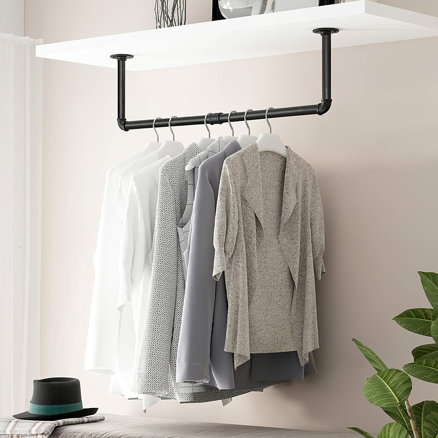 Adjustable Wall-Mounted Clothes Rack (90–180 cm)