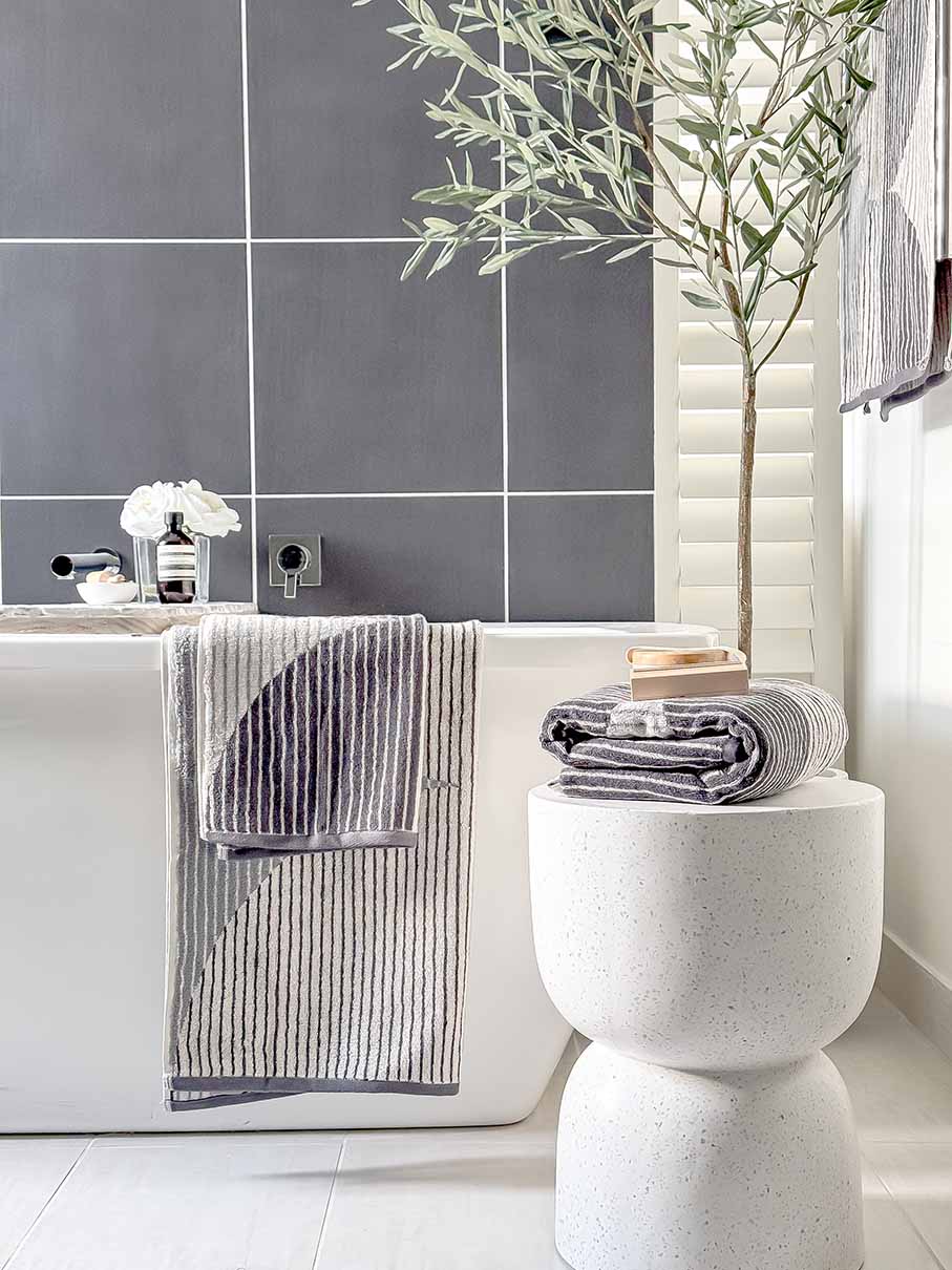 Harri Bath Towel | More Colours