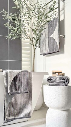 Harri Bath Towel | More Colours