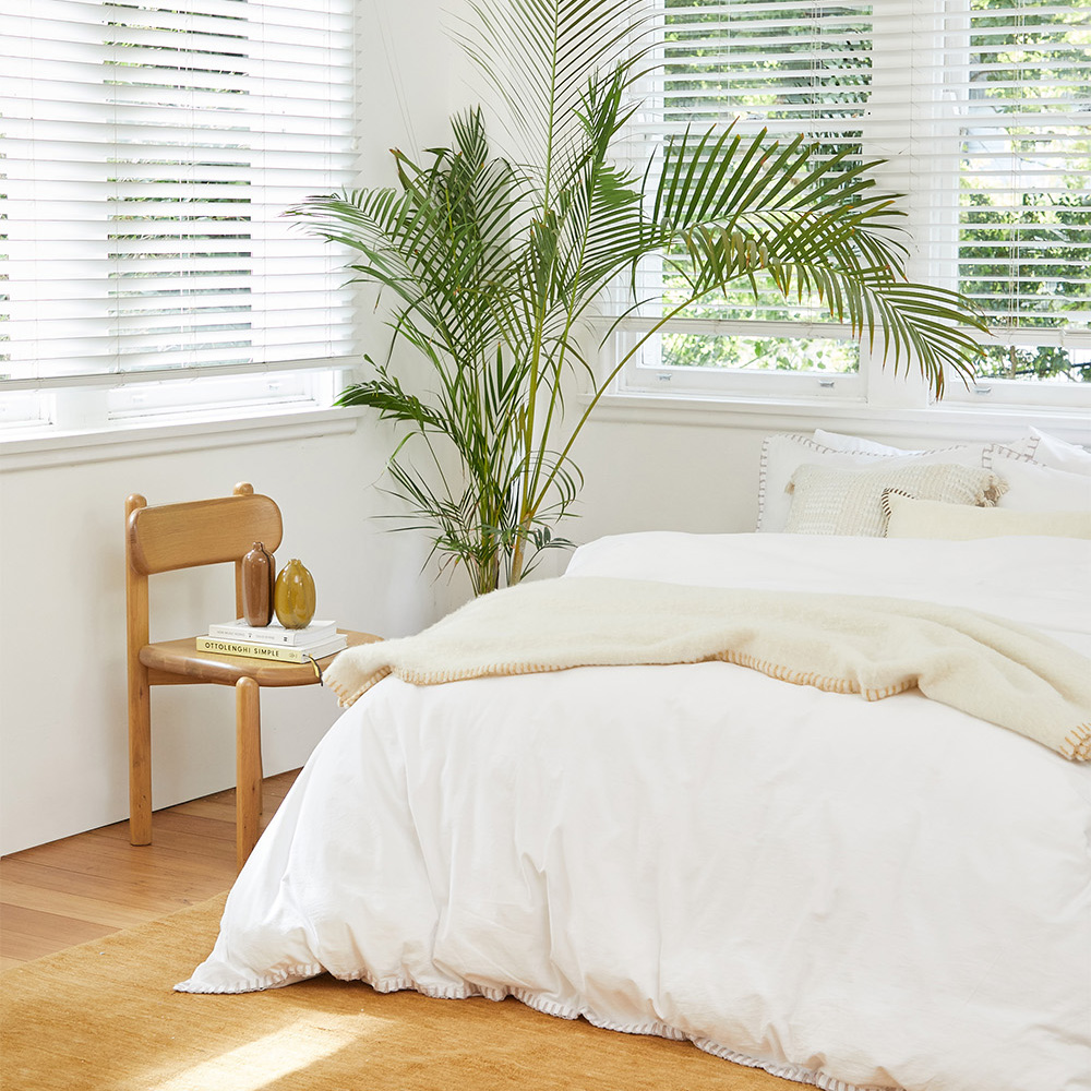 Blanket Stitch White Quilt Cover Set