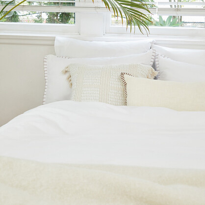 Blanket Stitch White Quilt Cover Set