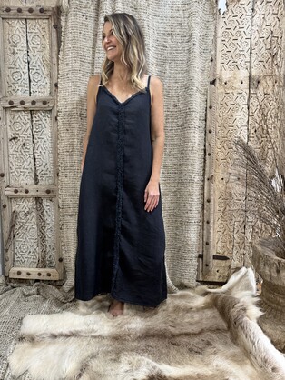 HA-CL-10574 ADDISON LINEN DRESS WITH FRINGE FEATURE. 100% LINEN. MADE IN ITALY. FREE SIZE 8-16
