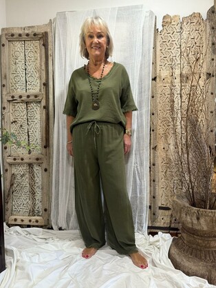 HA-CL-79330 BILLIE PANTS - LIGHT COTTON PANTS WITH FRINGING DETAIL. MADE IN ITALY. FREE SIZE 8-14. 100% COTTON.