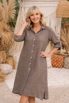 HA-CL-15044 ADELINE - LINEN 3/4 LENGTH SHIRT DRESS/JACKET WITH POCKETS. LONGER LENGTH AT THE BACK. FREE SIZE 8-16. MADE IN ITALY. 100% LINEN