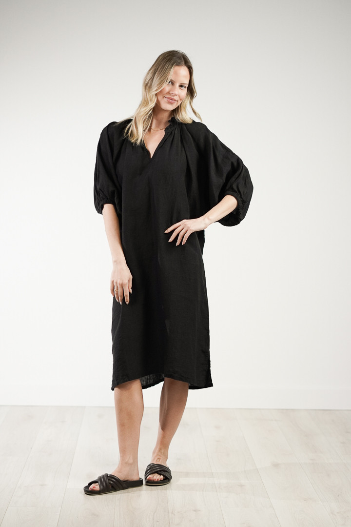 Orabella V-Neck Dress Black (With Pockets!)
