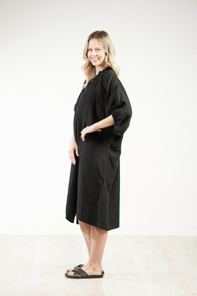 Orabella V-Neck Dress Black (With Pockets!)