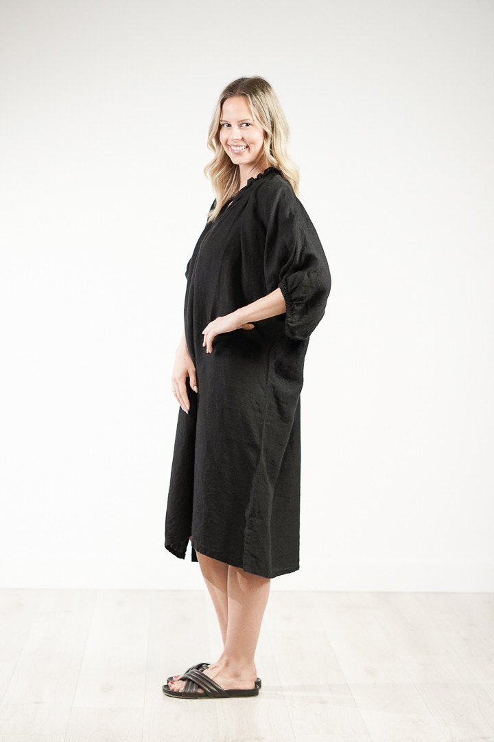 Orabella V-Neck Dress Black (With Pockets!)