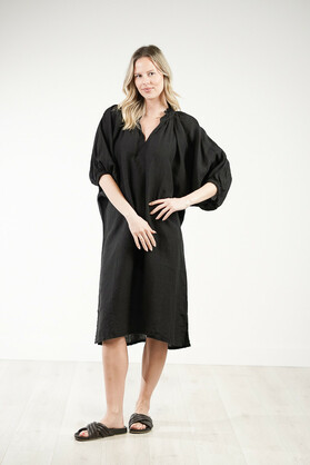Orabella V-Neck Dress Black (With Pockets!)