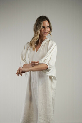Orabella V-Neck Dress White (With Pockets!)