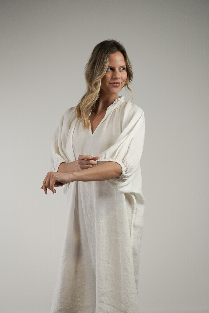 Orabella V-Neck Dress White (With Pockets!)
